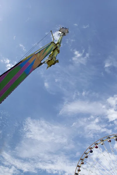 Feria y cielo azul —  Fotos de Stock