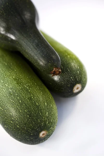 Gros Plan Courgettes Vertes Sur Une Table — Photo