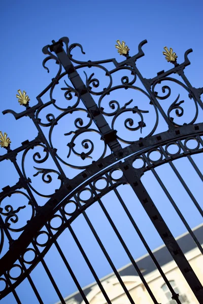 Gerbang Besi Tempa Dari Sebuah Rumah Besar Perancis Dekat Bordeaux — Stok Foto