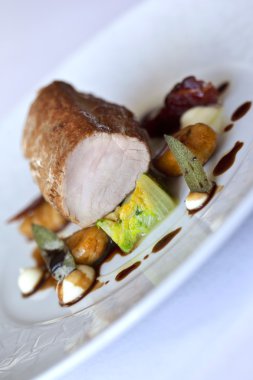 Domuz eti ve gnocchi