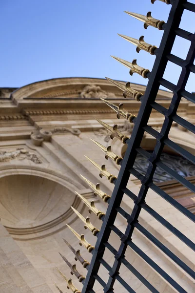 Fasad Klassiskt Byggnad Bordeaux Wrought Iron Gate — Stockfoto