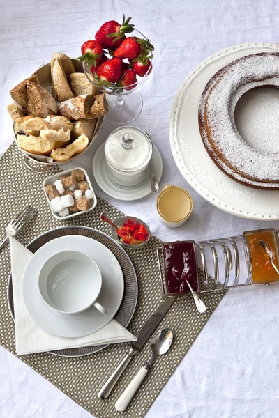 Französisches Frühstück — Stockfoto