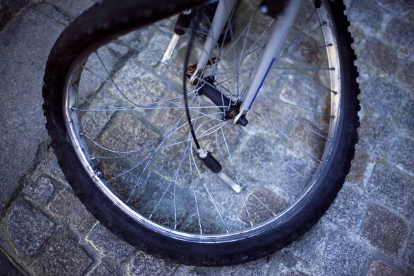 Een Gebroken Wiel Fiets — Stockfoto