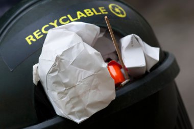 bir depo gözündeki atık