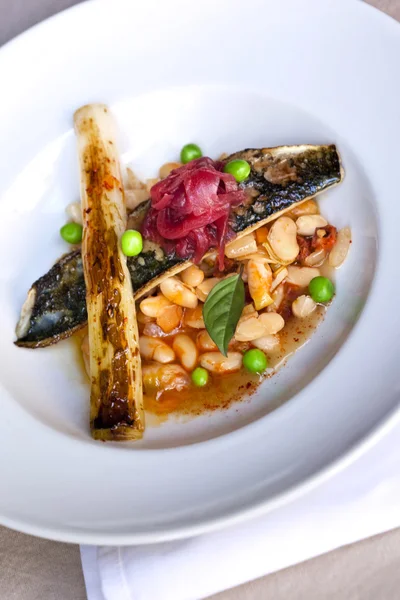 Mackerel and beans — Stock Photo, Image