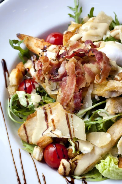 Salad with chicken — Stock Photo, Image