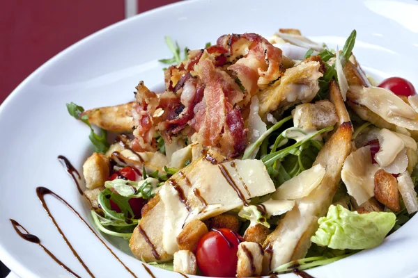 Salad with chicken — Stock Photo, Image