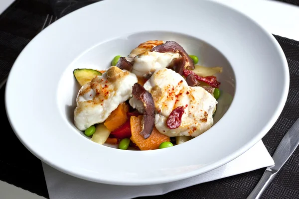 Morina cinsinden bir balık yemek