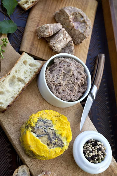 Pie and foie gras — Stock Photo, Image