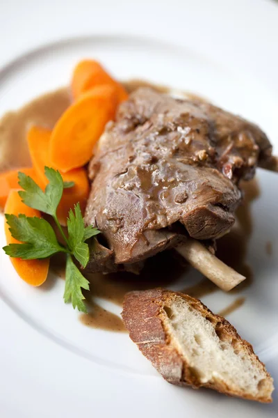 Yaban domuzu güveç