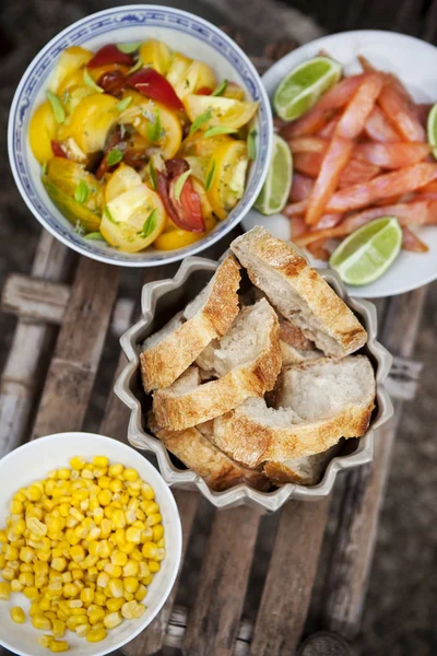 Kleiner Brunch auf der Terrasse — Stockfoto