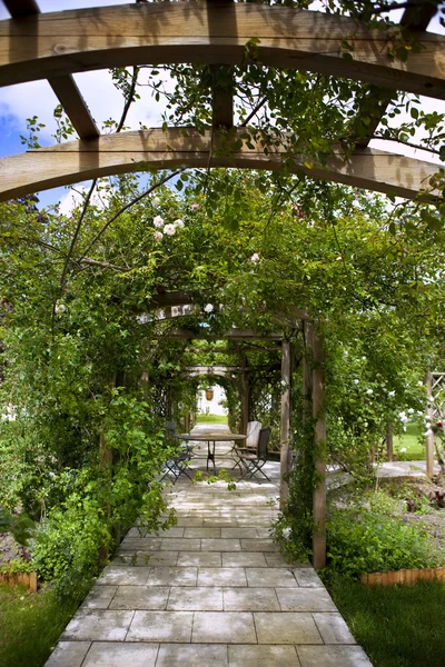 Gül Bahçesi ve pergola