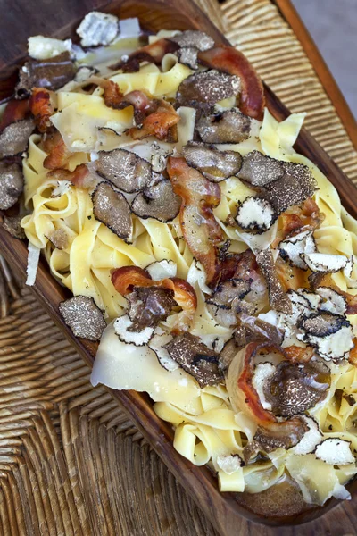 Italienische Pasta und Trüffel — Stockfoto