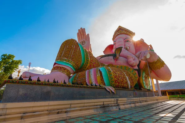 Ganesha, elefante rosa, estátua — Fotografia de Stock