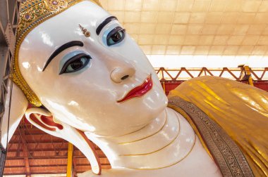Chaukhtatgyi Selami, Yangon, Myanmar Buda uzanmış. 