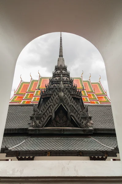 Loha prasart no Templo Wat Rachanutda em Bangkok, Tailândia — Fotografia de Stock