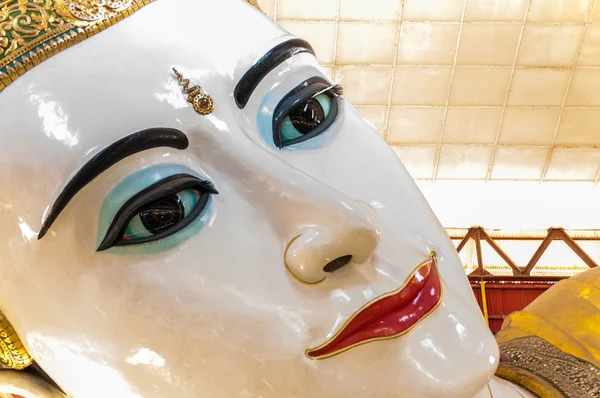 Chaukhtatgyi Paya, liggande Buddha i Yangon, Myanmar. — Stockfoto