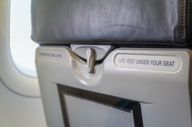 koltuğun altında can yeleği