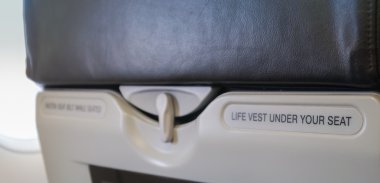 koltuğun altında can yeleği