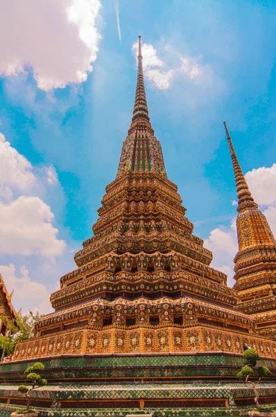 Pagode antigo ou Chedi em Wat Pho, Bangkok, Tailândia — Fotografia de Stock