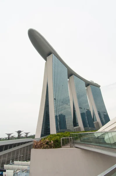 Singapura - 13 de junho de 2014: Marina Bay Sands Hotel. Um dos mo — Fotografia de Stock