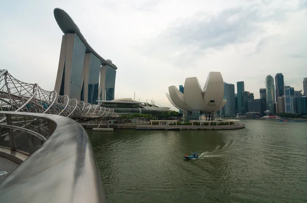 Singapura - 13 de junho de 2014: Marina Bay Sands Hotel. Um dos mo — Fotografia de Stock