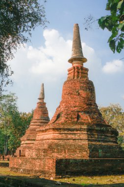 Eski ve harabe pagoda Kamphaeng Phet Historical Park, Tayland