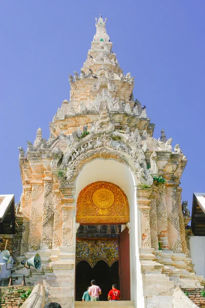 Pratart Lampangluang tempel, Thailand — Stockfoto