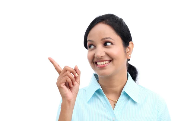 Mulher de negócios feliz apontando uma ideia — Fotografia de Stock