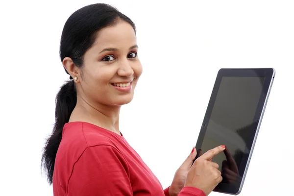 Mujer joven feliz con Tablet PC — Foto de Stock