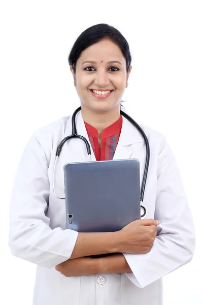 Fiatal női orvos tabletta — Stock Fotó