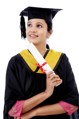 Mutlu genç kız öğrencinin diploma holding 