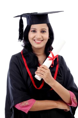 Mutlu genç kız öğrencinin diploma holding 