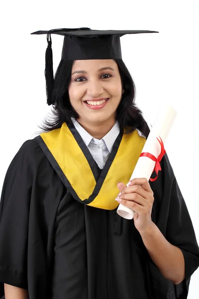 Glückliche junge Studentin mit Diplom — Stockfoto
