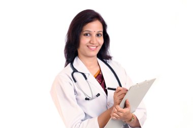 Pano ile genç bir kadın doktor