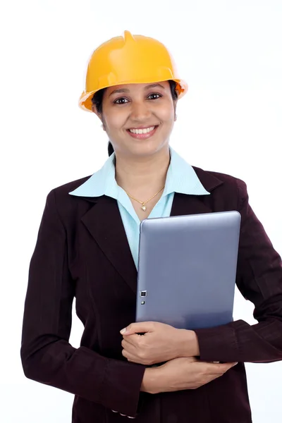 Jovem engenheira indiana com tablet — Fotografia de Stock