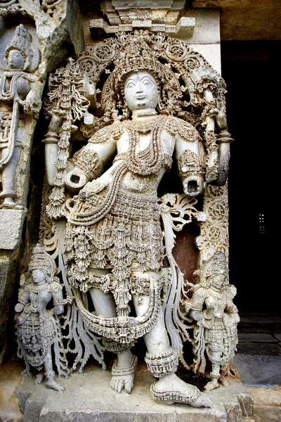 Hoysala temppeli, Halebidu, Karnataka, Intia — kuvapankkivalokuva