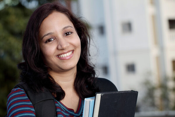 Счастливая студентка
