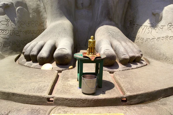 Gomateswara Bahubali 最大的单片雕像 — 图库照片