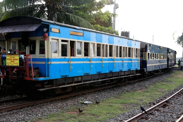 Vintage steam engine locomotive train, Nilgiri Mountain Railway Ooty India — Stock Photo, Image