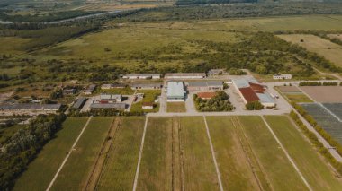 Bölgedeki hava, salonlar ve sebze depoları..