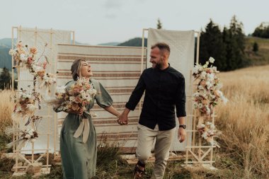 A intimate and discreet wedding ceremony in nature. Wedding adapted to the conditions of the pandemic