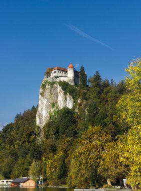 Güzel eski bina kayalık tepede tarihi