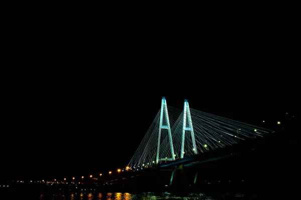 Поддерживает Кабельный Мост Ночном Освещении — стоковое фото