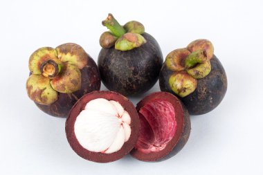 dört mangosteens