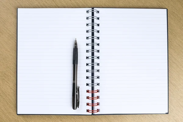 Stift und leeres Notizbuch — Stockfoto