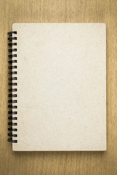 Quaderno o quaderno marrone su tavolo in legno — Foto Stock