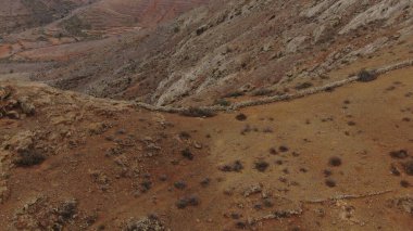 Dağlar sizi rahatlamanız için çağırıyor, majesteleri. 