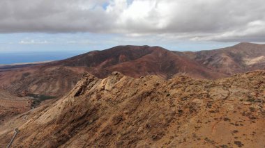 Dağlar sizi rahatlamanız için çağırıyor, majesteleri. 