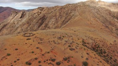 Dağlar sizi rahatlamanız için çağırıyor, majesteleri. 
